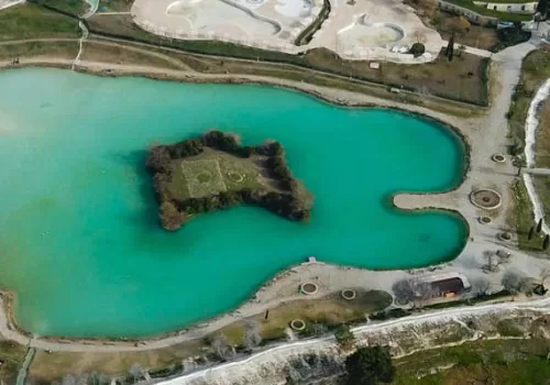 Pamukkale Rent A Car hizmetimizle ekonomik araç kiralama, uygun fiyatlar ve havalimanı teslimi avantajlarını keşfedin.